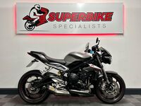 TRIUMPH STREET TRIPLE 765