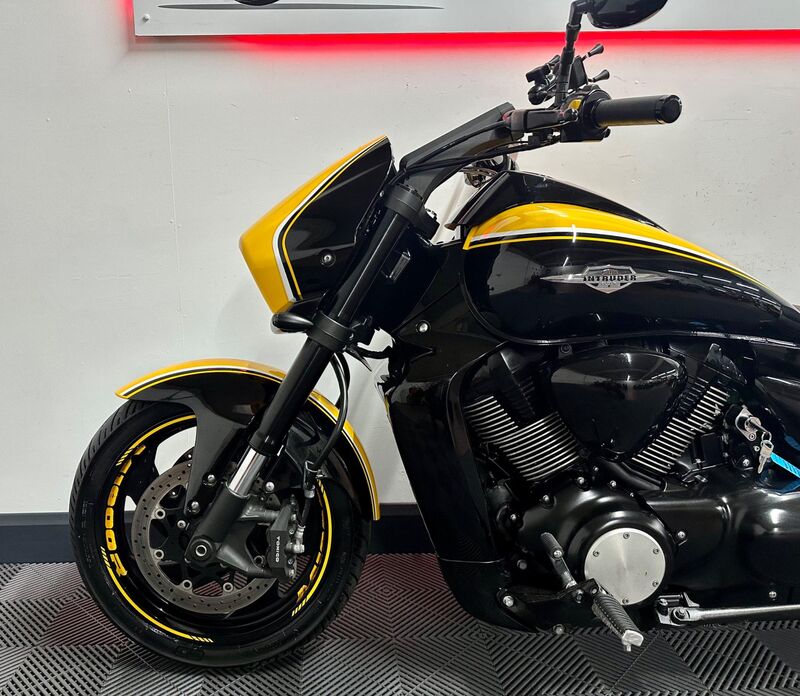 SUZUKI Intruder 1800