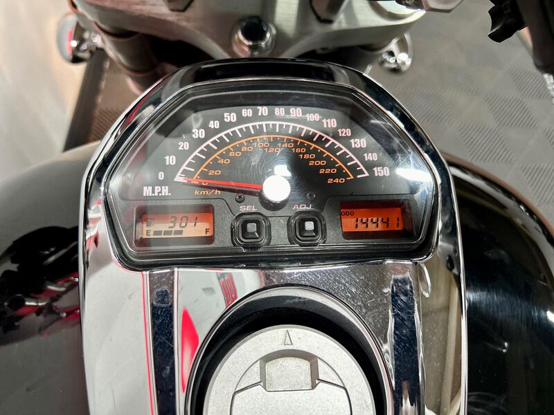 SUZUKI Intruder 1800