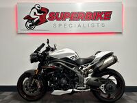 TRIUMPH SPEED TRIPLE 1050