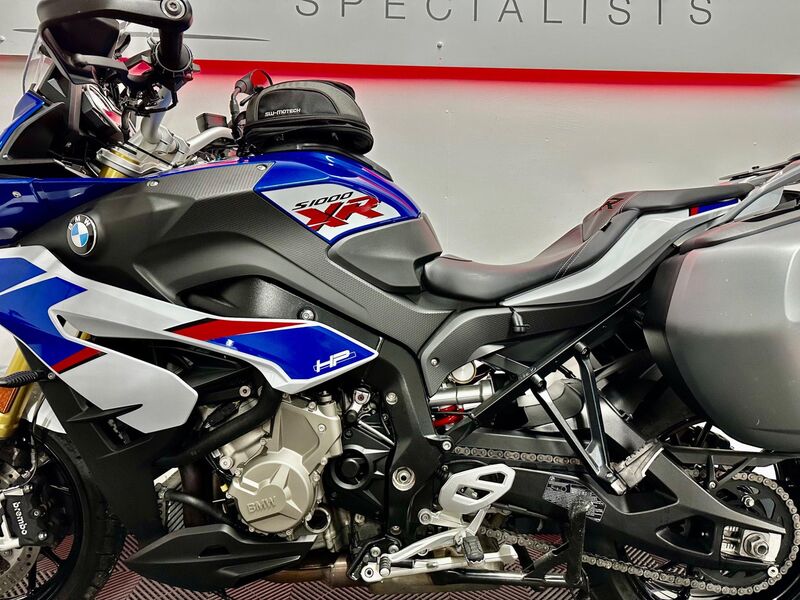 BMW S1000XR