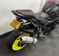 SUZUKI GSR750