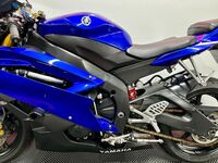 YAMAHA R6