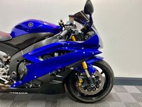 YAMAHA R6