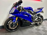 YAMAHA R6