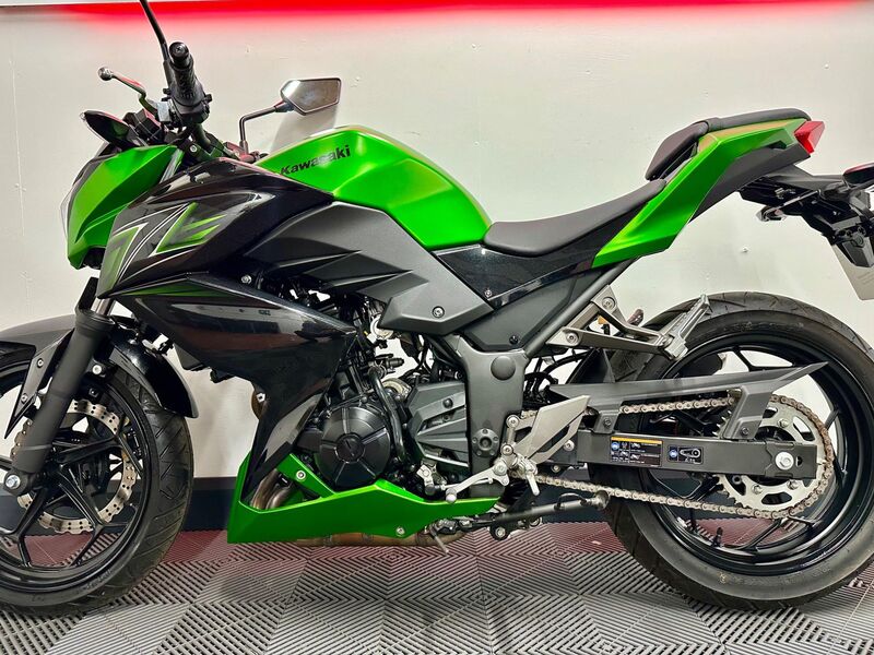 KAWASAKI Z300