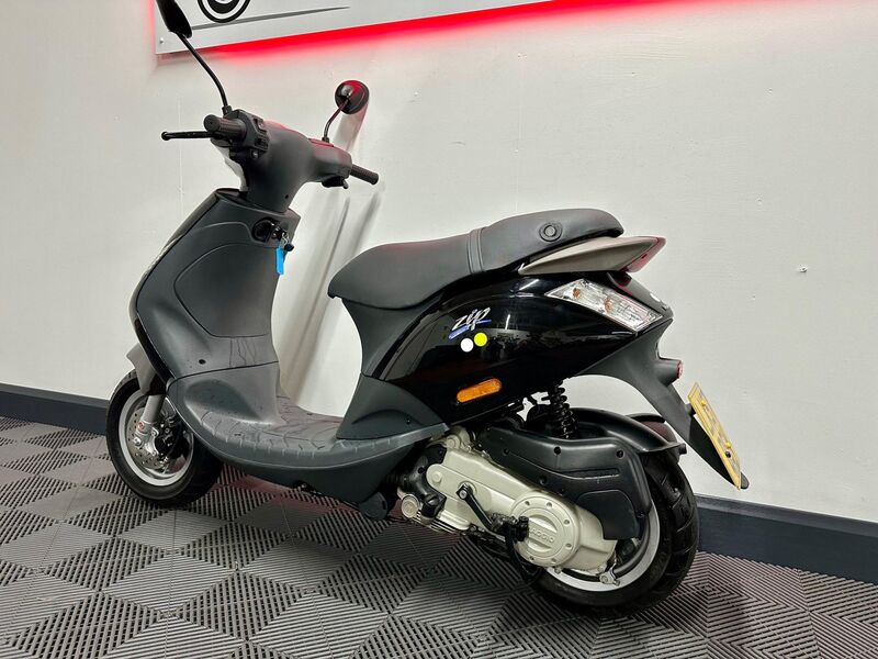 PIAGGIO Zip