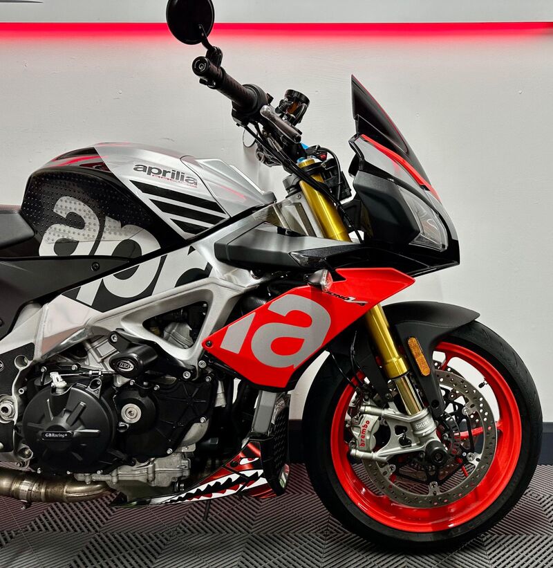 APRILIA Tuono 1100 V4