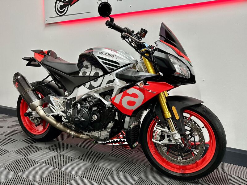 APRILIA Tuono 1100 V4