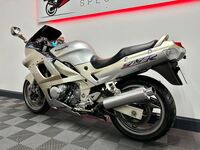KAWASAKI ZZR600