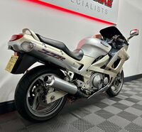 KAWASAKI ZZR600