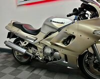 KAWASAKI ZZR600