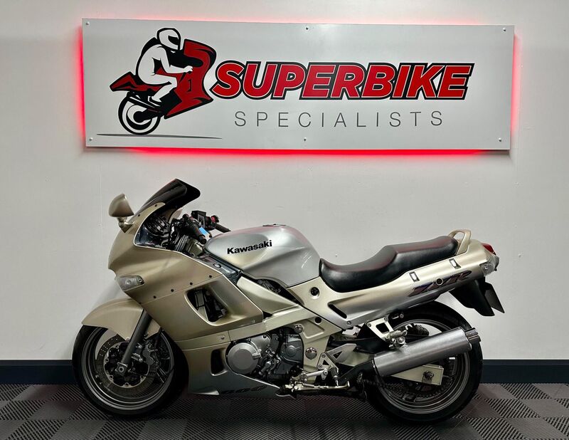 KAWASAKI ZZR600