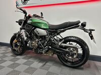 YAMAHA XSR700