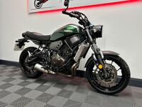 YAMAHA XSR700