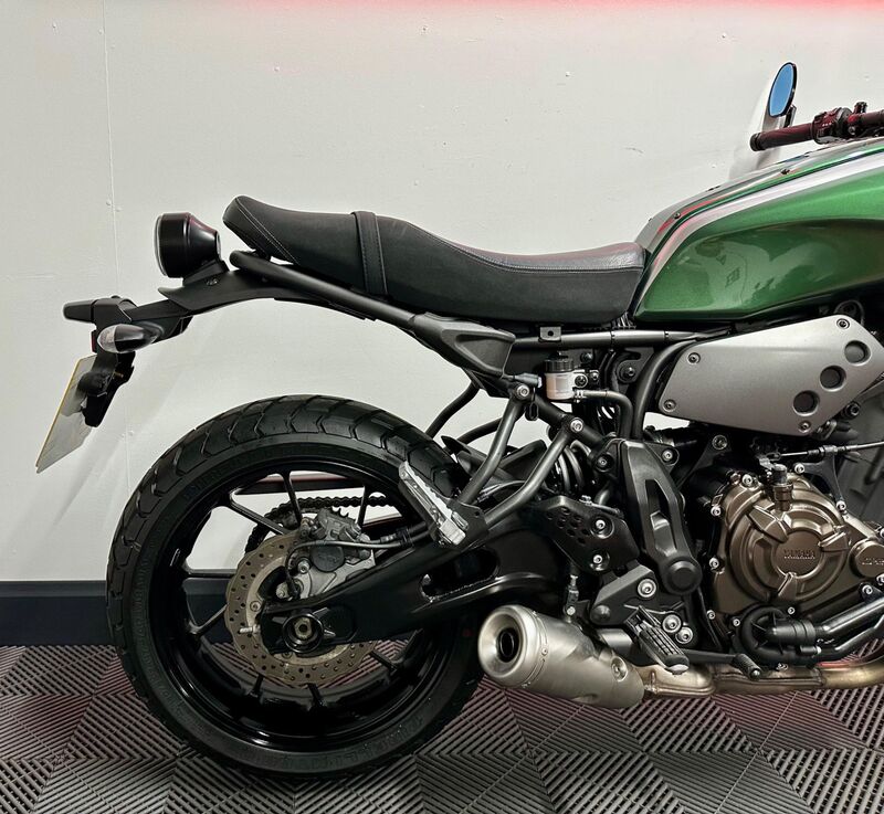 YAMAHA XSR700
