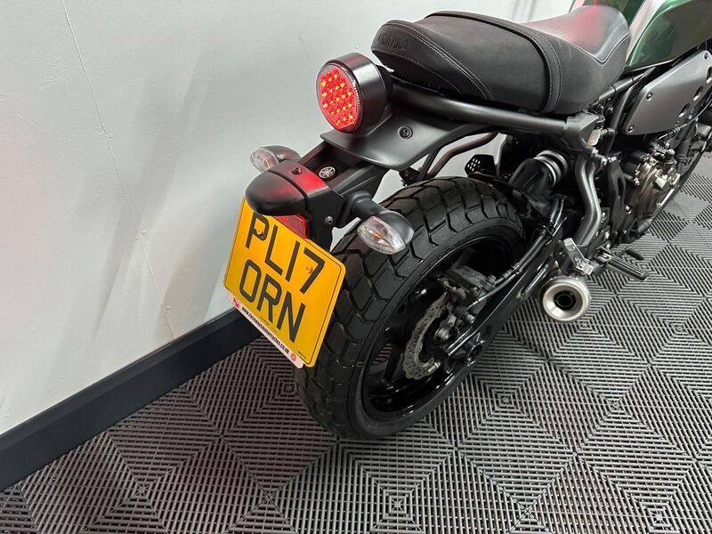 YAMAHA XSR700