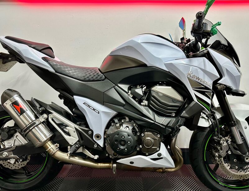 KAWASAKI Z800