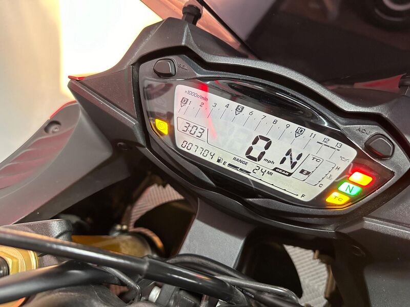 SUZUKI GSX-S1000F