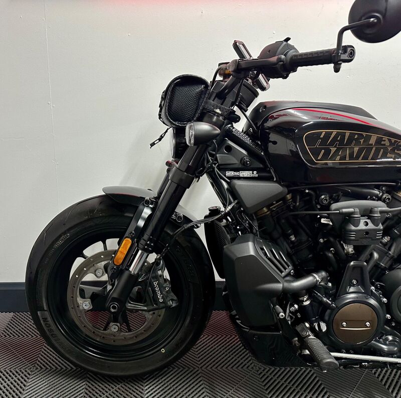 HARLEY-DAVIDSON Sportster