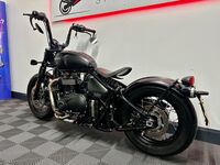 TRIUMPH Bobber