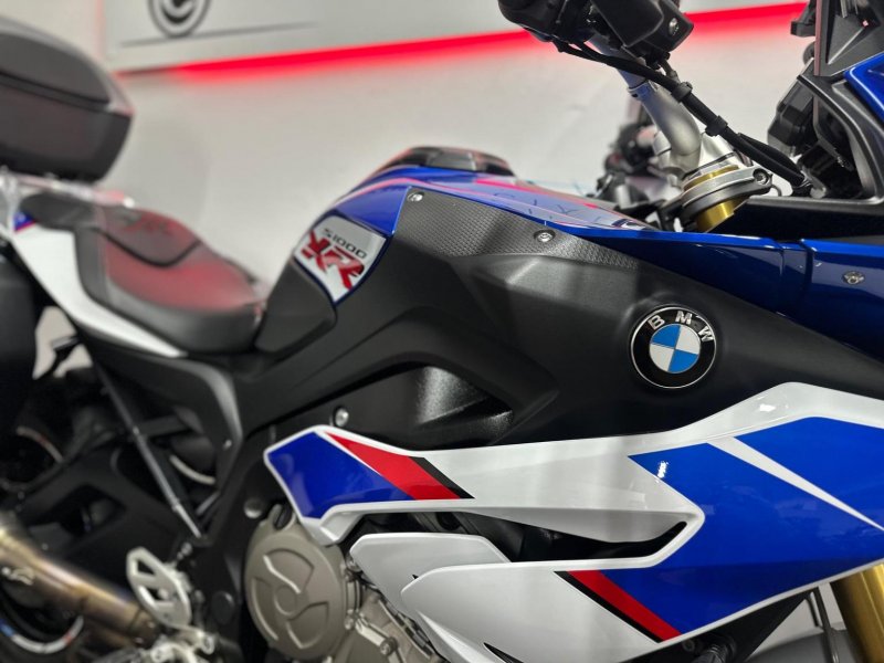 BMW S1000XR