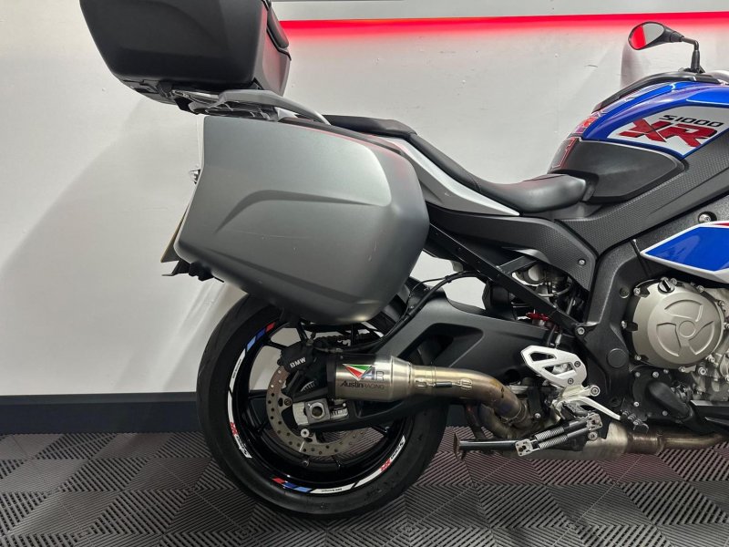 BMW S1000XR