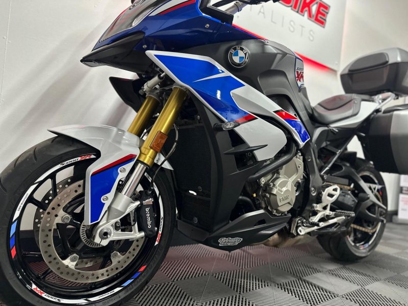 BMW S1000XR