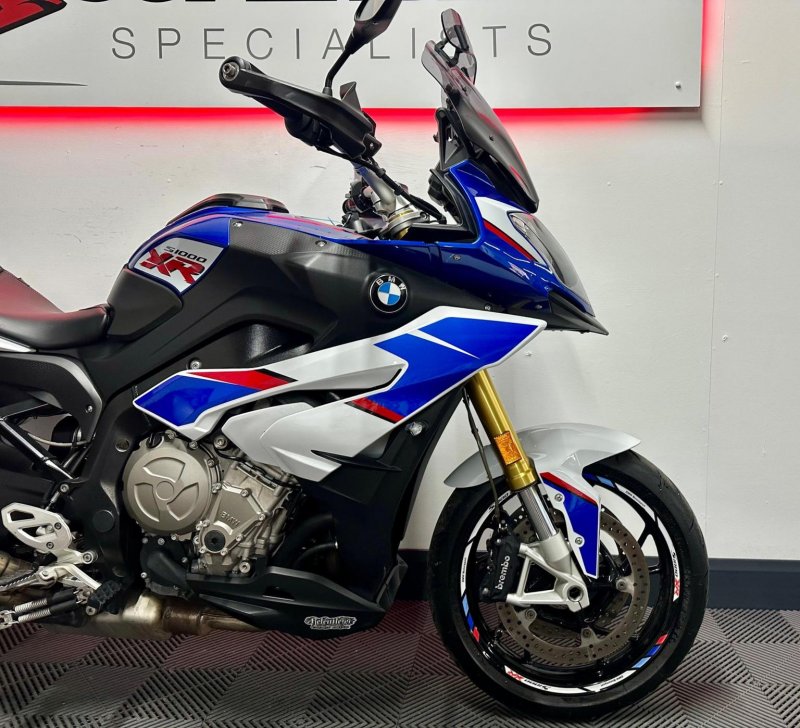 BMW S1000XR