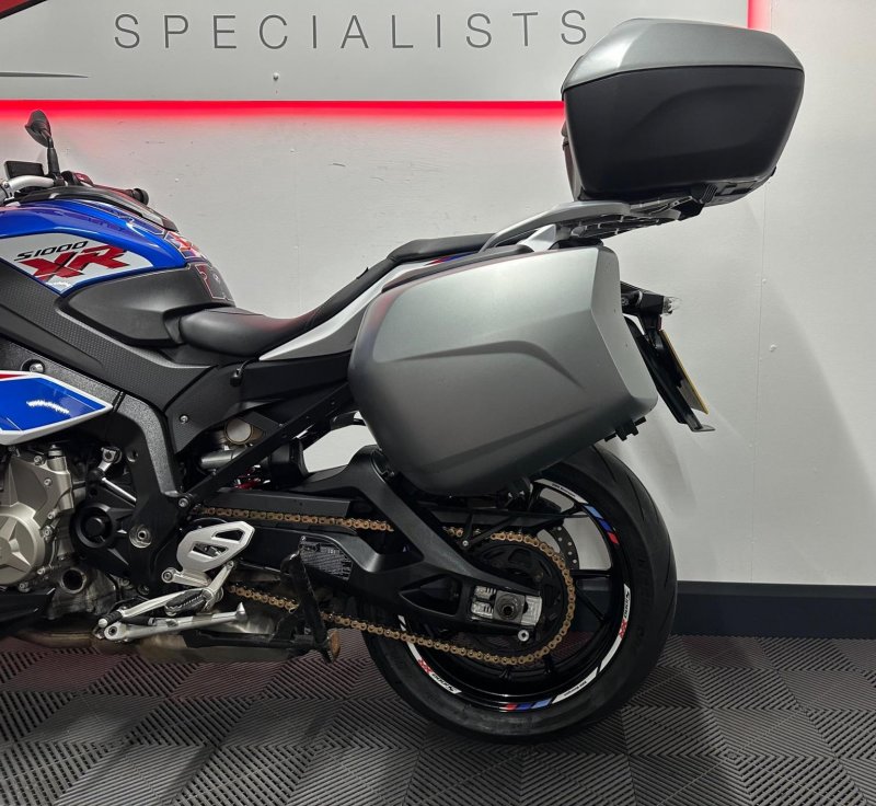 BMW S1000XR