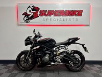 TRIUMPH STREET TRIPLE 765