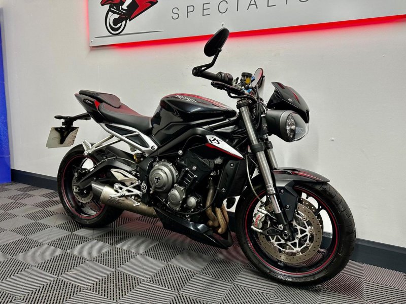 TRIUMPH STREET TRIPLE 765