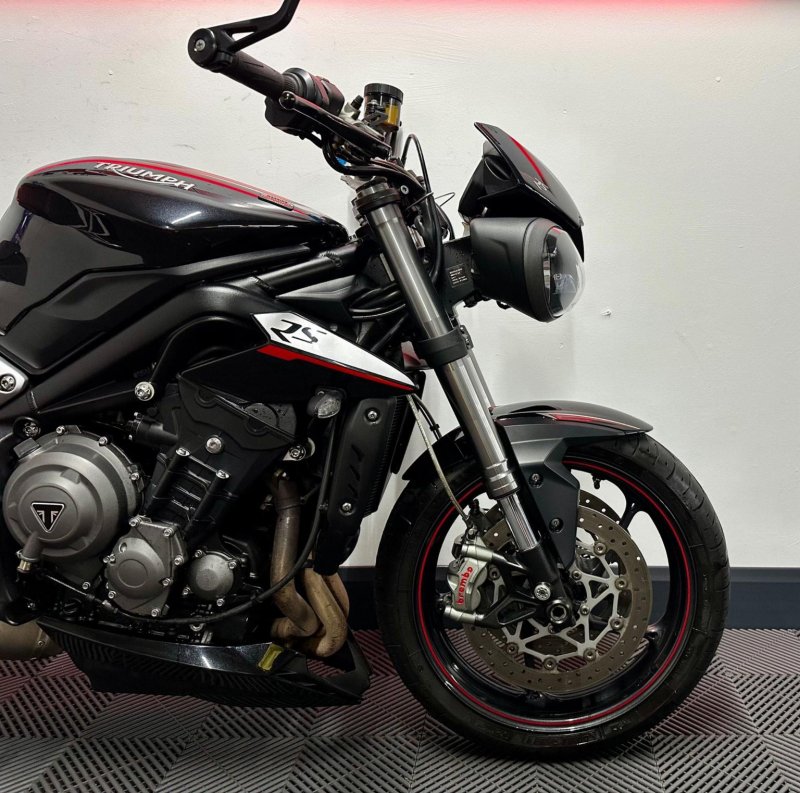 TRIUMPH STREET TRIPLE 765