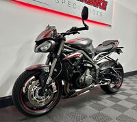 TRIUMPH STREET TRIPLE 765