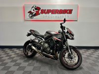 TRIUMPH STREET TRIPLE 765
