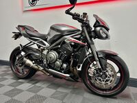 TRIUMPH STREET TRIPLE 765