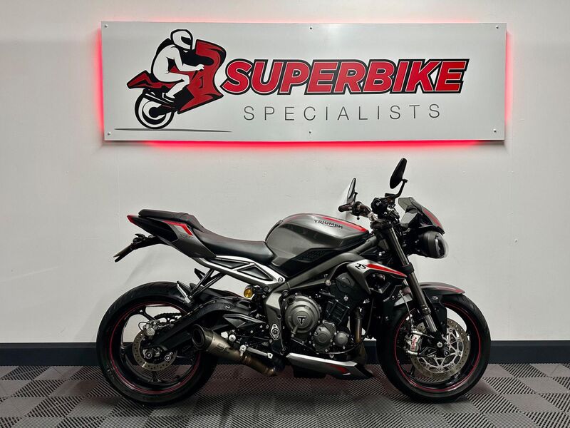 TRIUMPH STREET TRIPLE 765