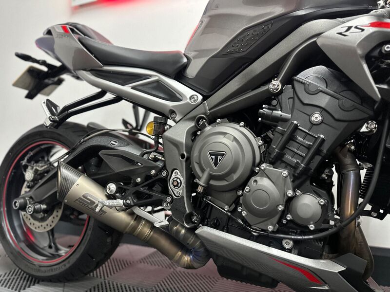 TRIUMPH STREET TRIPLE 765