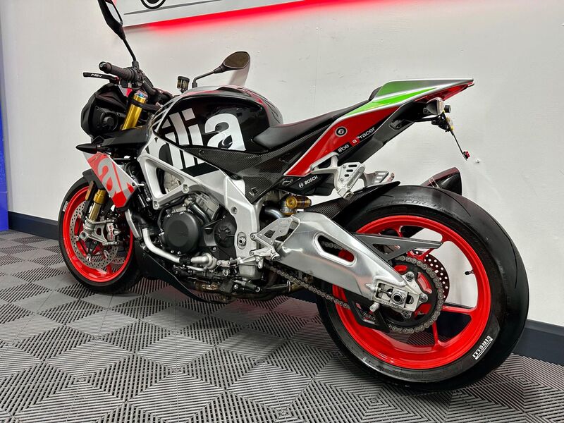 APRILIA Tuono 1100 V4