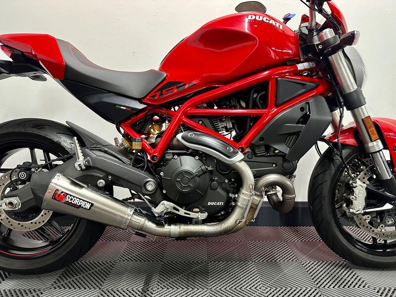 DUCATI MONSTER 797