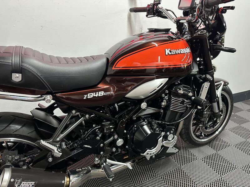 KAWASAKI Z900RS