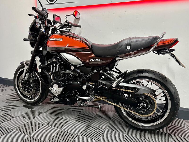 KAWASAKI Z900RS