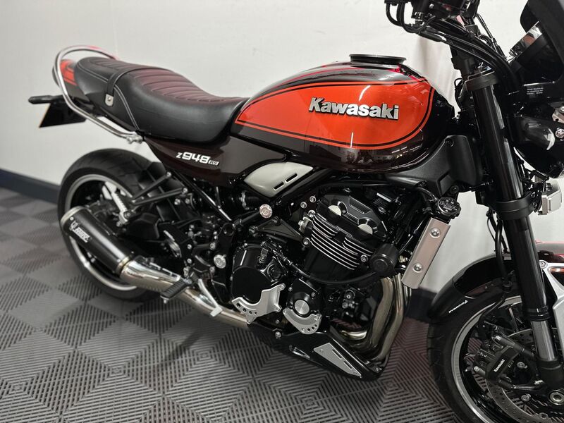 KAWASAKI Z900RS