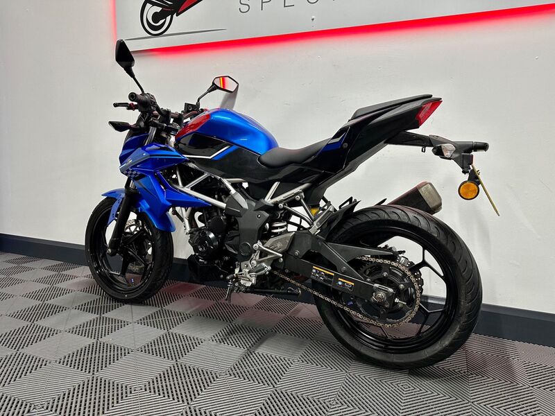 KAWASAKI Z125