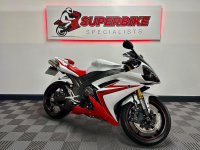 YAMAHA R1