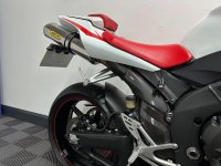 YAMAHA R1
