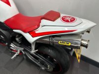 YAMAHA R1
