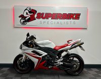 YAMAHA R1