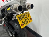 YAMAHA R1