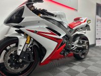 YAMAHA R1